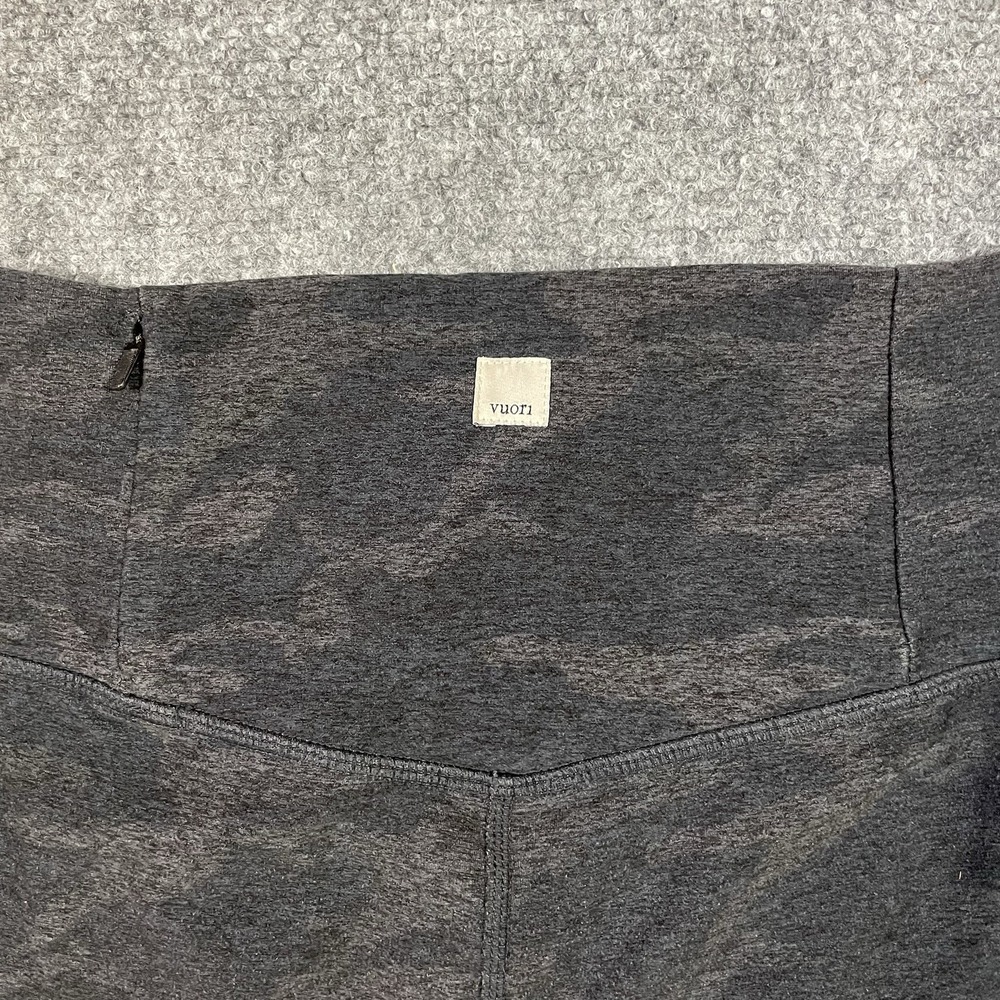 Vuori Clean Elevation Leggings Women's Small* Gray Camo High Rise Yoga Pants - Picture 3 of 8